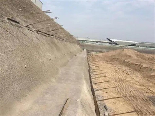 东昌河道边坡加固